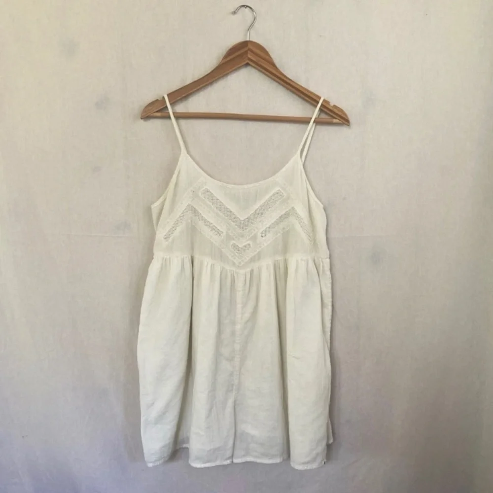 3/$15 SALE Volcom White short romper size medium
